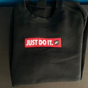 Black Nike Large Sweatshirt